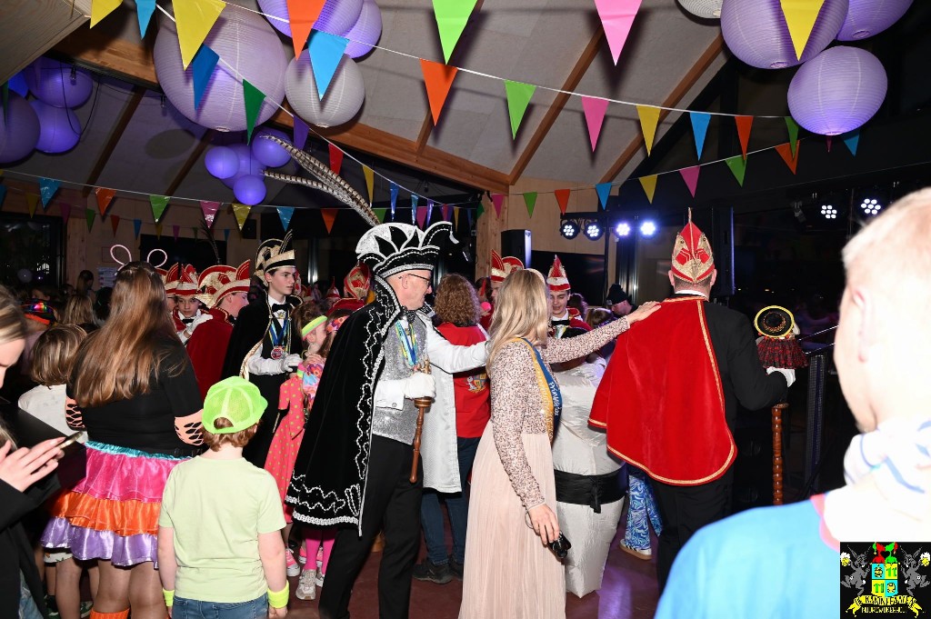 ../Images/Jeugddisco Glow in the Dark 059.jpg